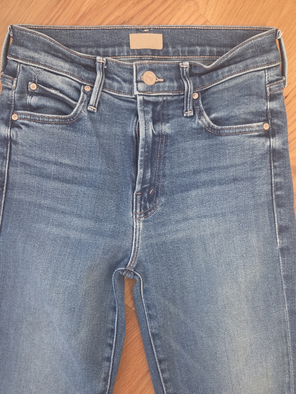 MOTHER Womens Rascal Ankle Fray High-Rise Slim Jeans in Medium Blue Wash (24)
